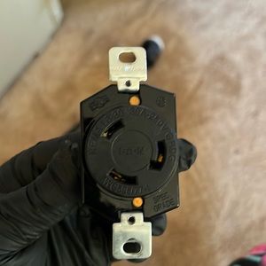 L6-30R 240v Outlet